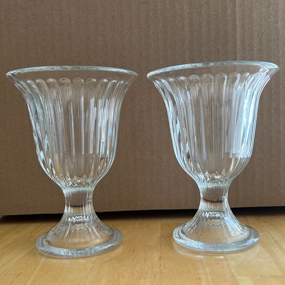 Vintage Glass Ice Cream Dishes (2) - Picture 1 of 3